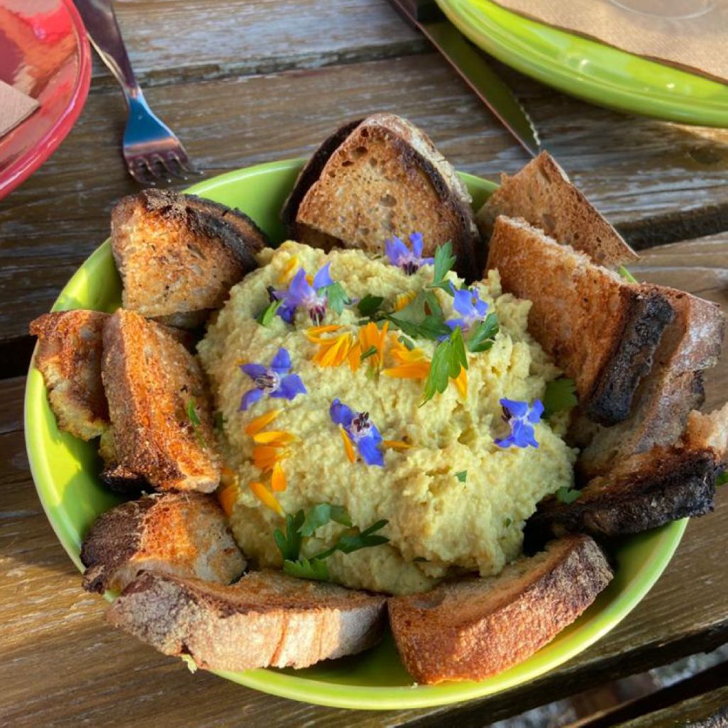 Houmous de pois chiche et achard de citron